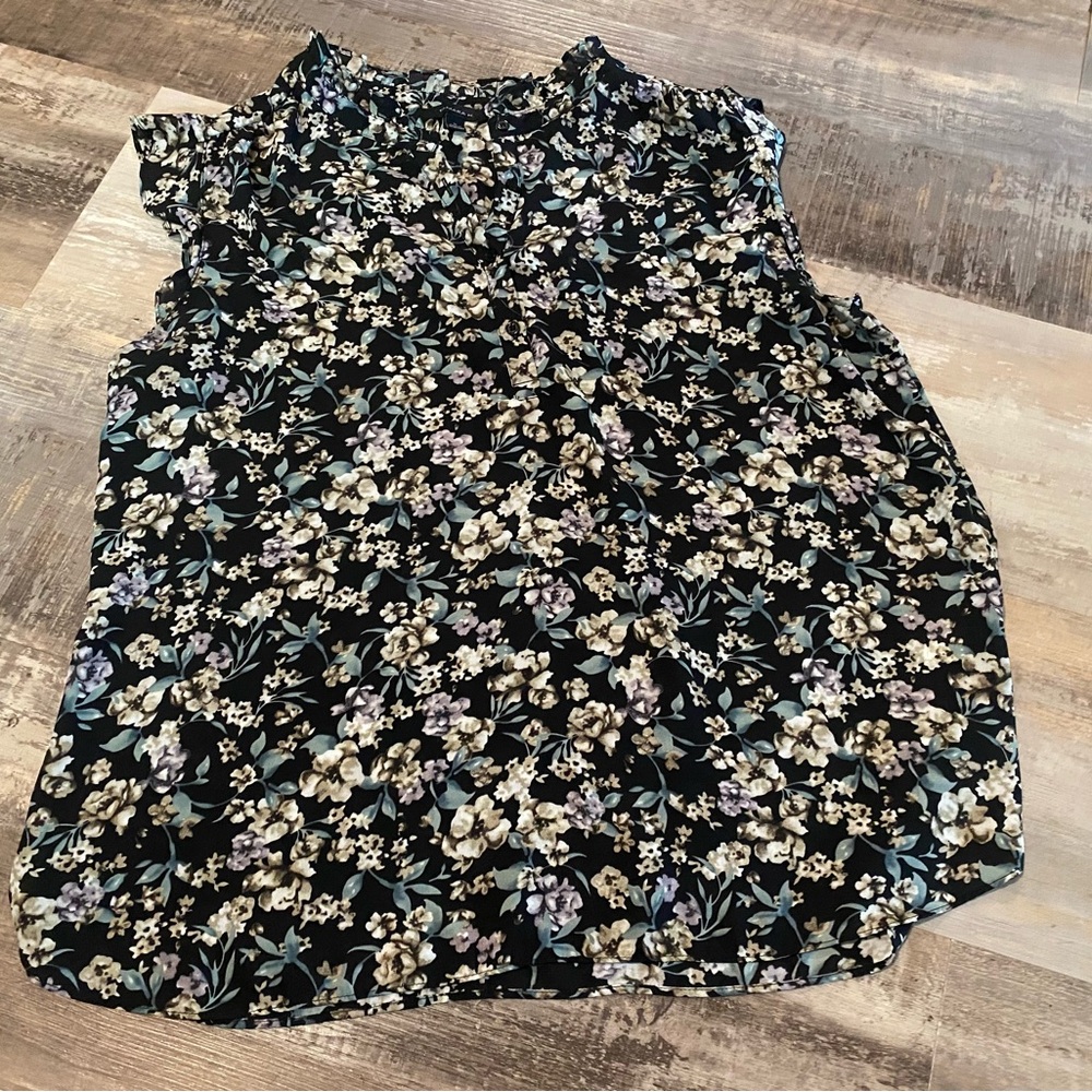 Tamara H Floral  Women's Top - Blue and White